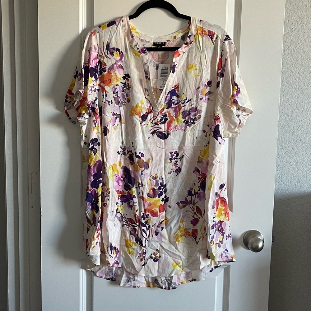 Torrid White Floral Rayon Slub Hi-Lo Short Sleeve Blouse, 2X (18-20) NWT